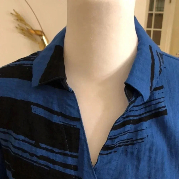 Habitat blue/black tunic top with three large decorative buttons. - Picture 4 of 9